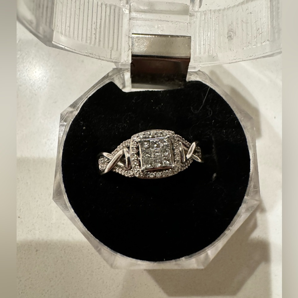 Hallmark Diamonds Promise Ring 1/4 ct tw Sterling Silver